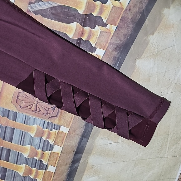 Kay Unger Purple Capri Leggings Size Small - Picture 3 of 6
